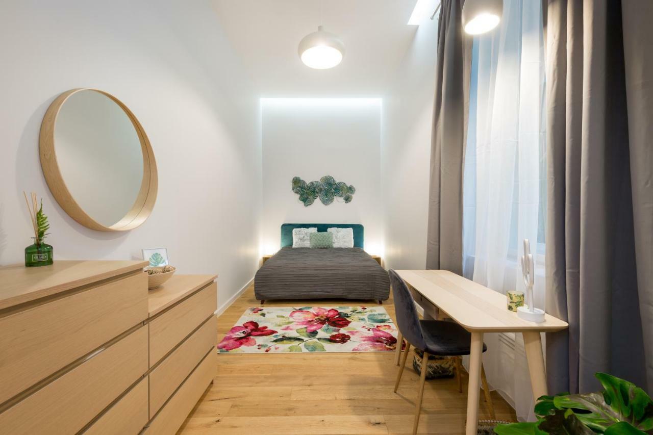 Designer Dream Home In The Center W 2Br/2Bath Budapest Exterior photo
